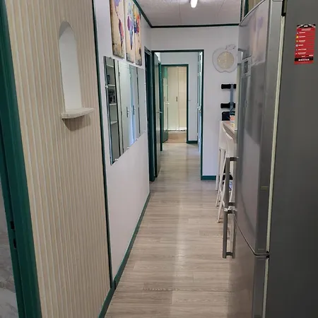 Private Room-3 In Hannana Apartment- 2 Min Walk To Tram 12 Min To Train Station 15 Min To Massena Place 니스